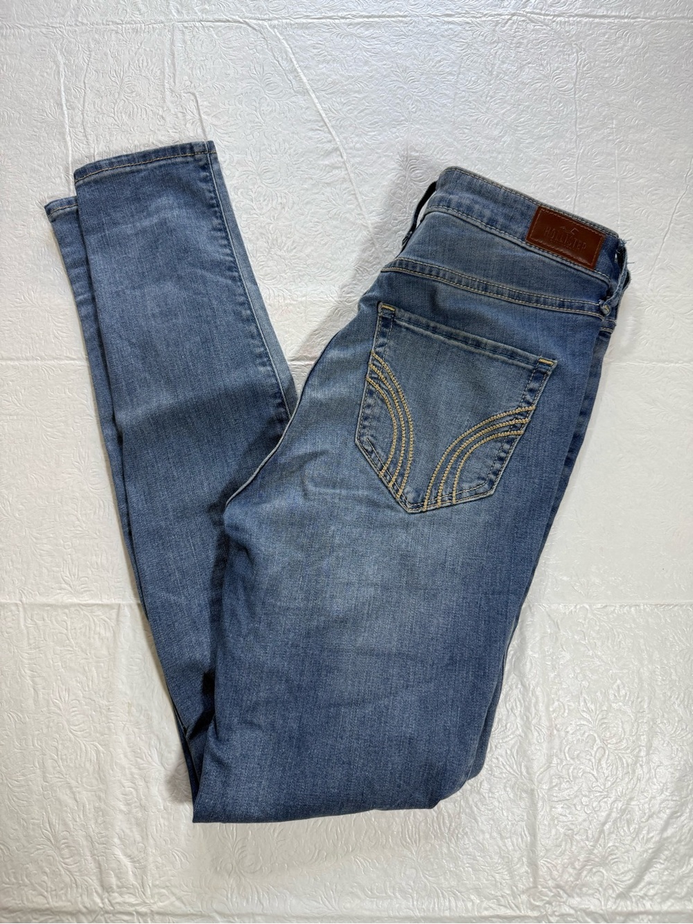 Juniors Hollister High Rise Super Skinny Distressed Jeans 5R (w:27 l:30)